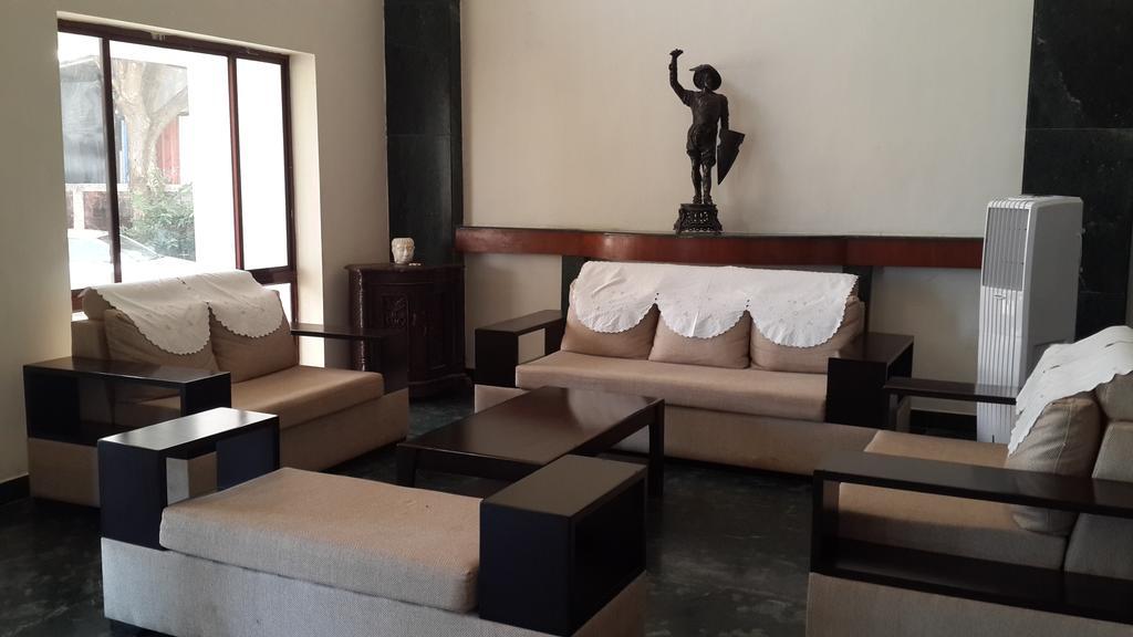 Paramount Inn Sriperumbudur Экстерьер фото