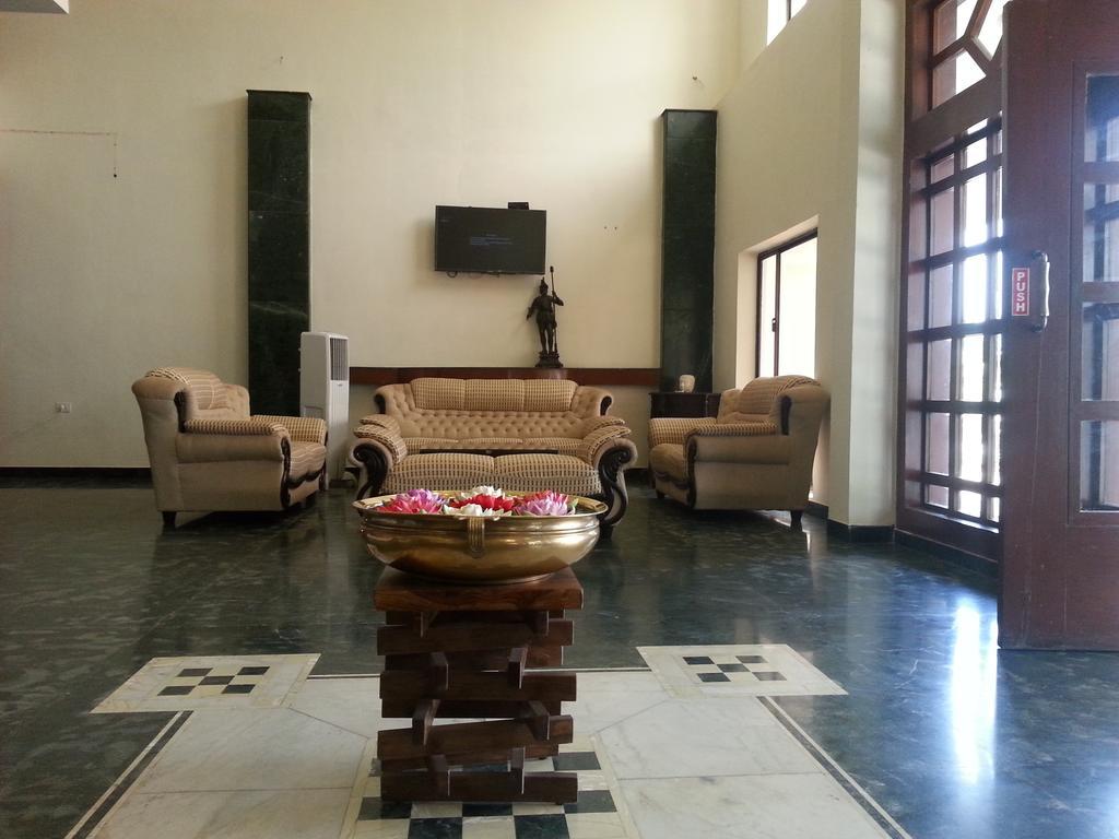 Paramount Inn Sriperumbudur Экстерьер фото
